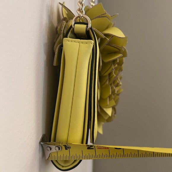 NEW (NWOT) Nine West vegan leather yellow petal shoulder bag, goldtone hardware - Picture 15 of 16